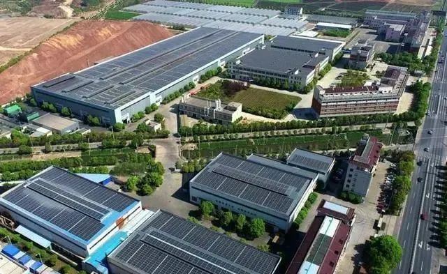厂房装置光伏，每年节约电费200万元！装置工贸易光伏的4大优势，当局都在推荐！