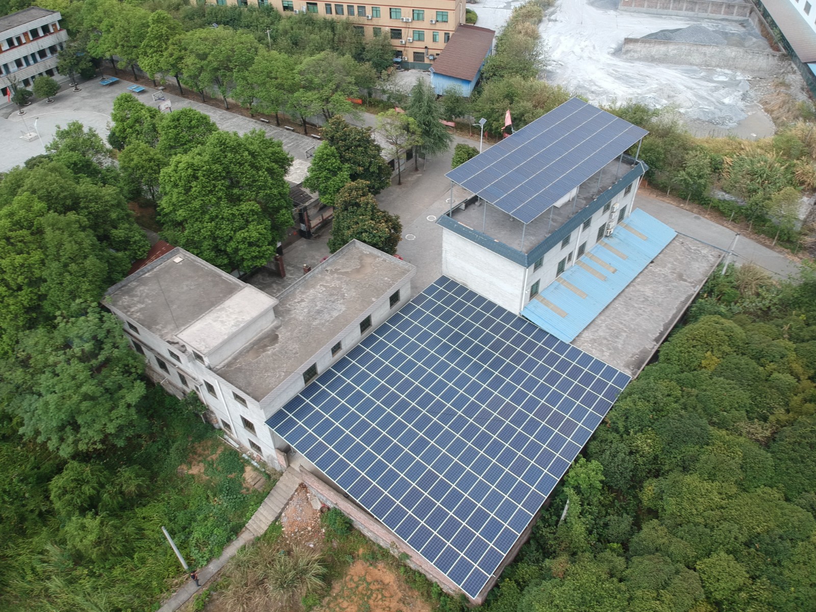 工厂限电停产，商场4点放工！缺电问题再发酵，不装光伏开工都难！